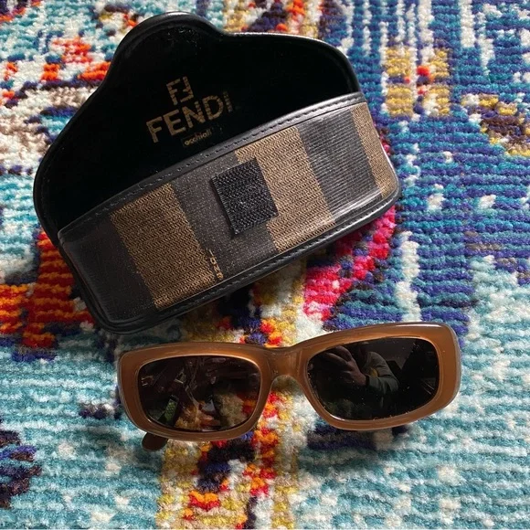 SOLD Vintage 90’s Fendi Sunglasses Sunnies Shades with Case - Picture 2 of 10